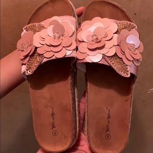 Women’s sandals rose gold